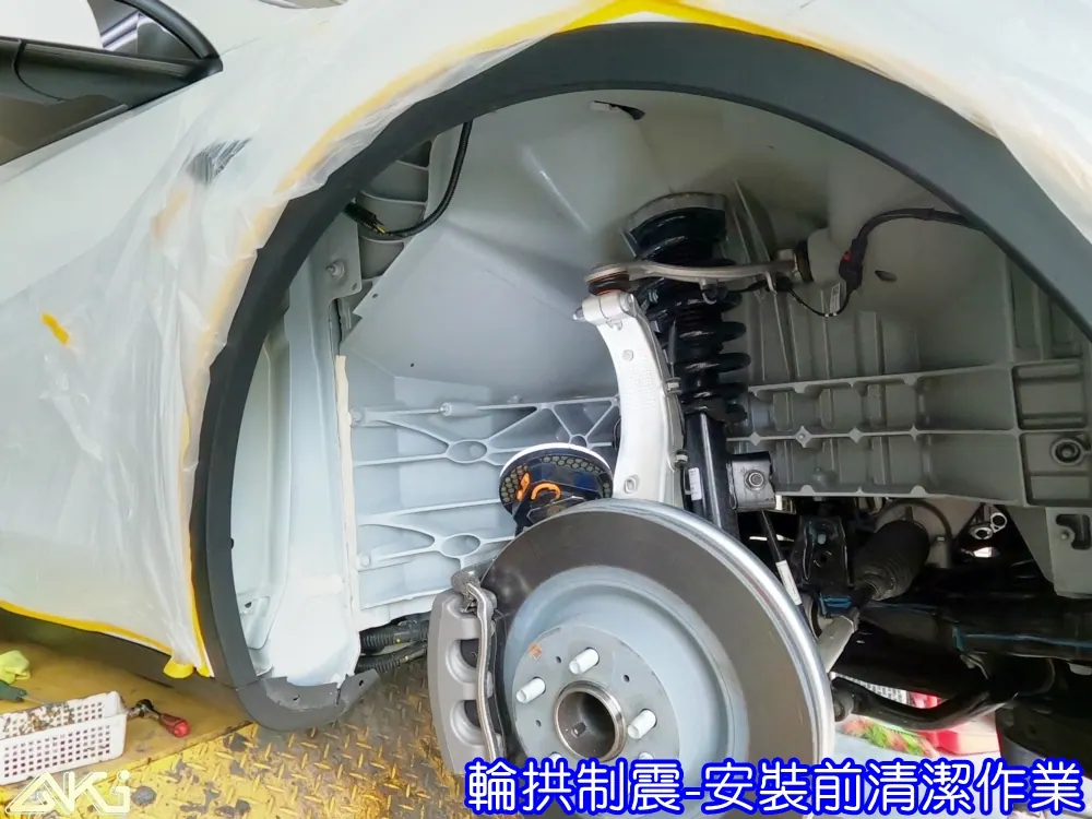TESLA MODEL Y 四輪隔音 特斯拉 MY 輪拱制震 胎噪聲 輪拱隔音 四輪制震 輪胎噪音 隔音有效 隔音效果 制震墊 汽車隔音 車體隔音 共鳴 粗糙路 高速 全車隔音 輕量 羽靜 吸音棉 隔音棉