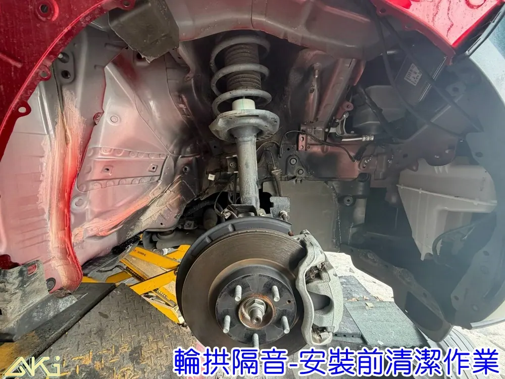 MAZDA CX-30 四輪隔音 輪拱制震隔音 輪拱制震處理 輪拱吸音棉配置 輪拱隔音完成 輪拱路噪改善 輪胎噪音降低 輪拱低頻共鳴抑制 輪拱內側制震 輪拱隔音工程效果