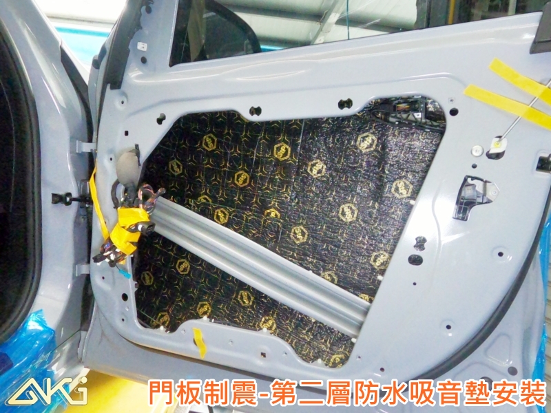 BMW G01 X3 車門隔音 車門音響 寶馬 車外噪音 台中汽車隔音 車門制震 車門異音 隔音施工 制震墊 4車門 隔音材 制震消音墊 汽車隔音改裝 隔音效果 汽車隔音材料 改裝音響 隔音diy STP