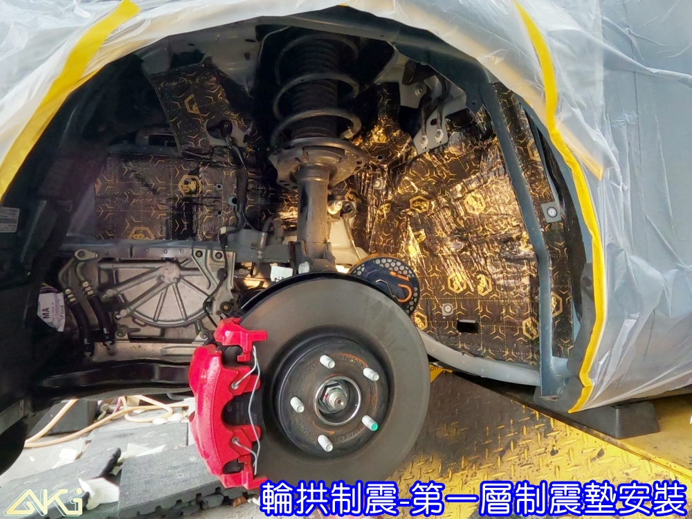 FORD FOCUS WAGON 四輪隔音 台中汽車隔音 輪拱制震 胎噪聲 輪拱隔音 四輪制震 輪胎噪音 隔音有效 隔音效果 制震墊 汽車隔音 車體隔音 共鳴 粗糙路 高速 全車隔音 輕量 吸音棉 隔音棉 STP