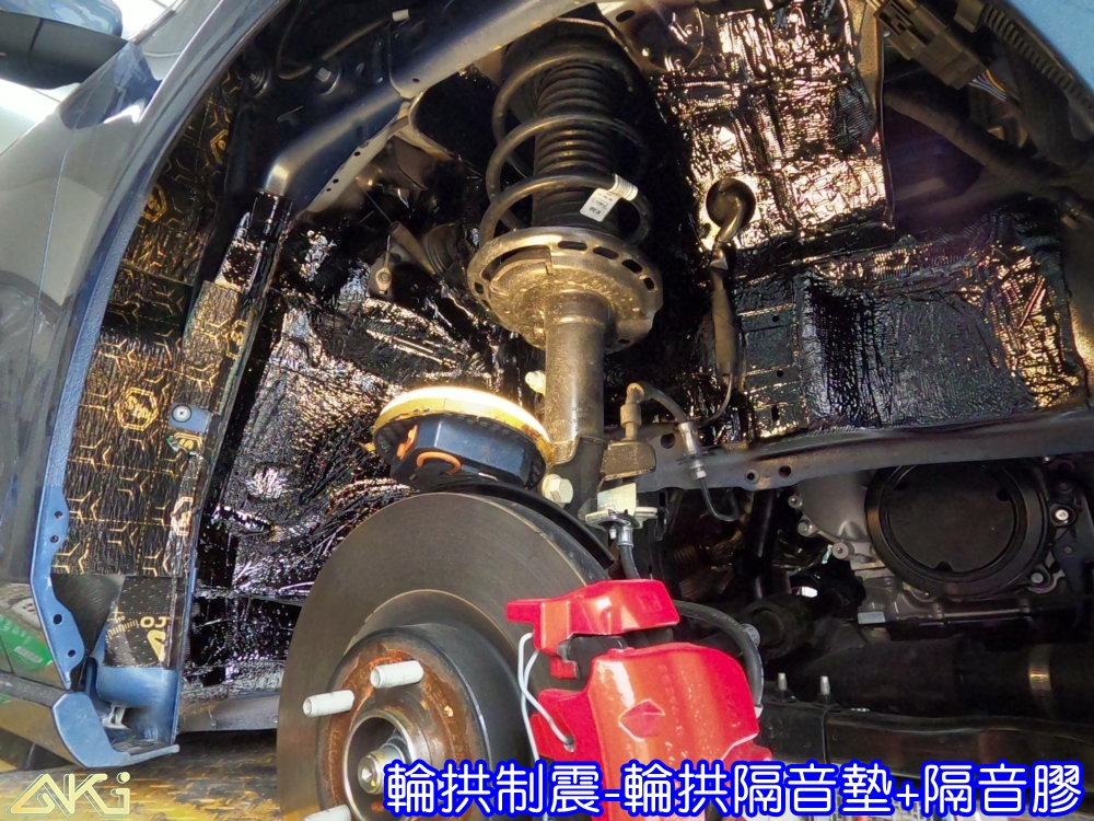 FORD FOCUS WAGON 四輪隔音 台中汽車隔音 輪拱制震 胎噪聲 輪拱隔音 四輪制震 輪胎噪音 隔音有效 隔音效果 制震墊 汽車隔音 車體隔音 共鳴 粗糙路 高速 全車隔音 輕量 吸音棉 隔音棉 STP