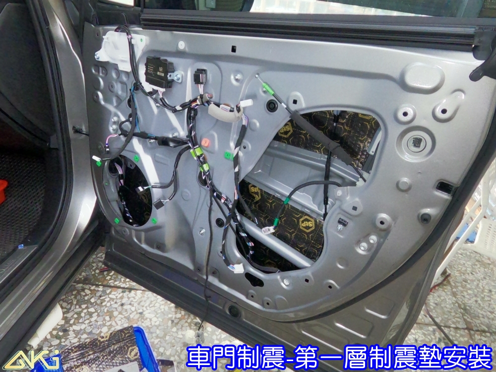 LEXUS NX 四門隔音 200 350 450 車門音響 車外噪音 車門制震 車門異音 隔音施工 制震墊 車門制震 隔音材 制震消音墊 汽車隔音改裝 隔音效果 汽車隔音材料 改裝音響 隔音diy STP