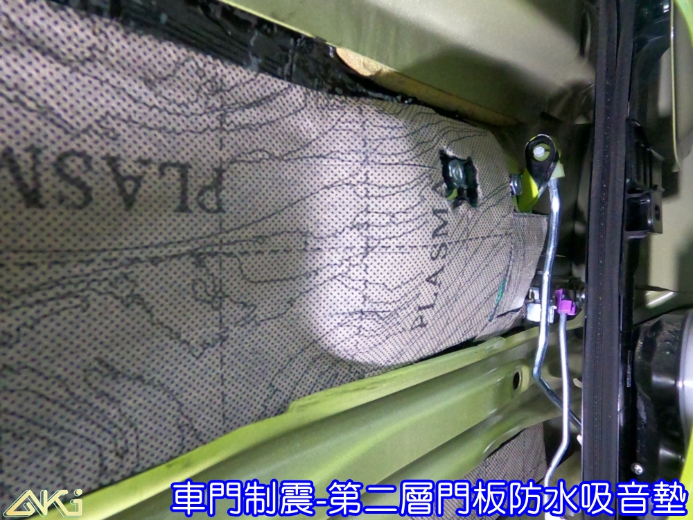 SUZUKI JIMNY 4代 車門隔音 吉米 車門音響 車外噪音 台中汽車隔音 車門制震 車門異音 隔音施工 制震墊 4車門 隔音材 制震消音墊 汽車隔音改裝 隔音效果 汽車隔音材料 改裝音響