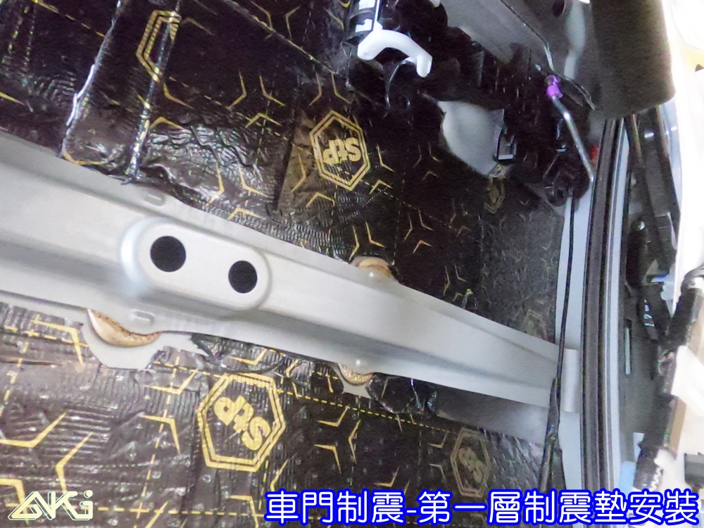 TOYOTA ALTIS 12代 四門隔音 豐田 COROLLA 阿提斯 車門音響 車外噪音 車門制震 車門異音 隔音施工 制震墊 車門 隔音材 制震消音墊 汽車隔音改裝 隔音效果 汽車隔音材料 改裝音響 隔音diy STP