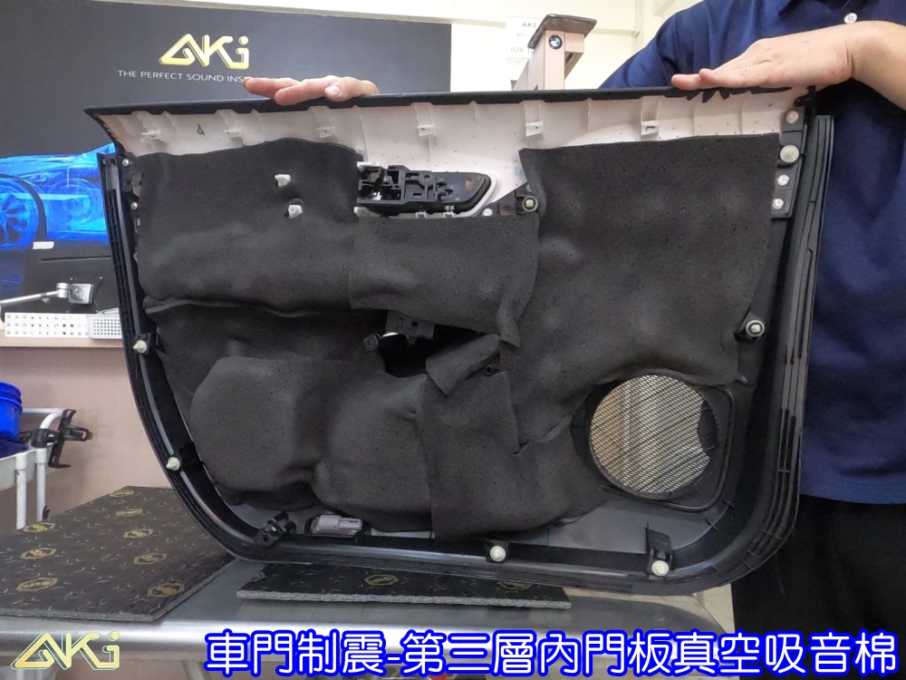 TOYOTA ALTIS 12代 四門隔音 豐田 COROLLA 阿提斯 車門音響 車外噪音 車門制震 車門異音 隔音施工 制震墊 車門 隔音材 制震消音墊 汽車隔音改裝 隔音效果 汽車隔音材料 改裝音響 隔音diy STP