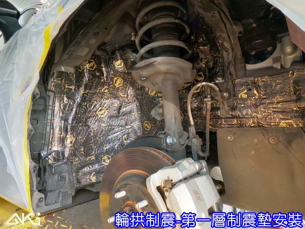 TOYOTA CAMRY 9代 輪拱隔音 豐田 冠美麗 輪拱制震 胎噪聲 四輪隔音 四輪制震 輪胎噪音 隔音有效 隔音效果 制震墊 汽車隔音 車體隔音 共鳴 粗糙路 高速 全車隔音 輕量 吸音棉 隔音棉 STP