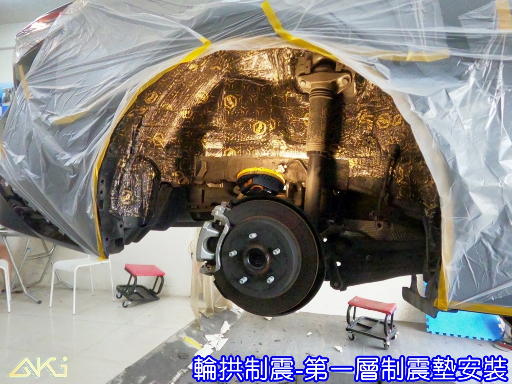 TOYOTA CAMRY 9代 輪拱隔音 豐田 冠美麗 輪拱制震 胎噪聲 四輪隔音 四輪制震 輪胎噪音 隔音有效 隔音效果 制震墊 汽車隔音 車體隔音 共鳴 粗糙路 高速 全車隔音 輕量 吸音棉 隔音棉 STP
