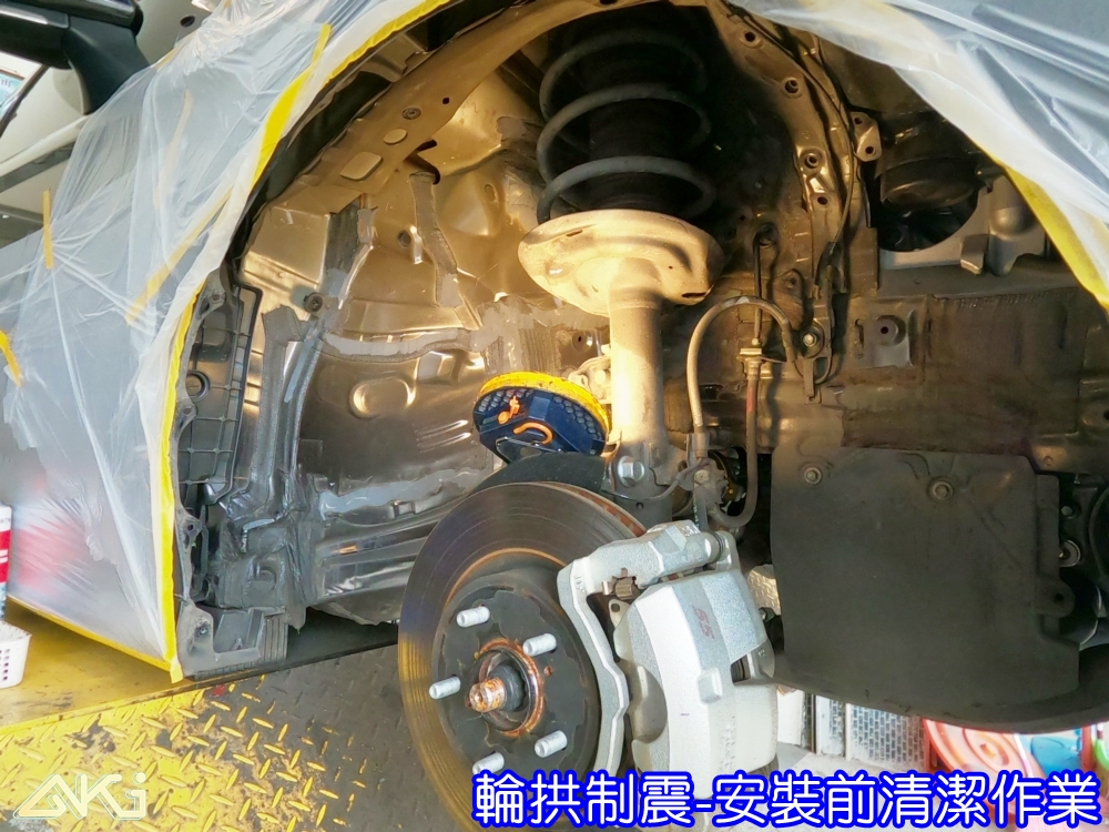 TOYOTA CAMRY 9代 輪拱隔音 豐田 冠美麗 輪拱制震 胎噪聲 四輪隔音 四輪制震 輪胎噪音 隔音有效 隔音效果 制震墊 汽車隔音 車體隔音 共鳴 粗糙路 高速 全車隔音 輕量 吸音棉 隔音棉 STP