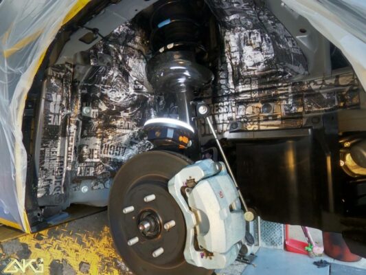 汽車隔音 猛毒 制震墊 止震板 汽車材料 隔音材料 隔音材質 隔音品牌 隔音推薦 隔音價格 全車隔音 輪拱 車門 後車箱 底盤 車頂 吸音棉 隔音棉 隔音效果 隔音 隔熱 防鏽 隔音選擇 隔音效果 隔音推薦