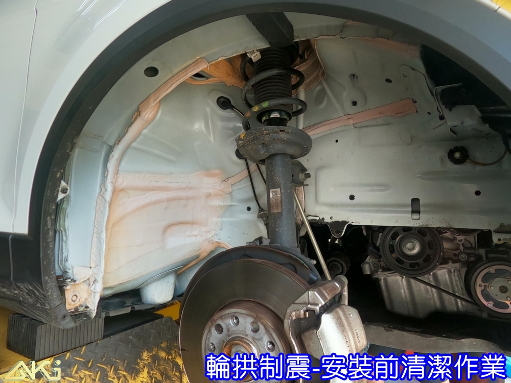 VW CADDY 5代 輪拱隔音 福斯 MAXI VAN 台中汽車隔音 輪拱制震 胎噪聲 四輪隔音 四輪制震 輪胎噪音 隔音有效 隔音效果 制震墊 汽車隔音 車體隔音 共鳴 粗糙路 全車隔音 輕量 吸音棉 隔音棉